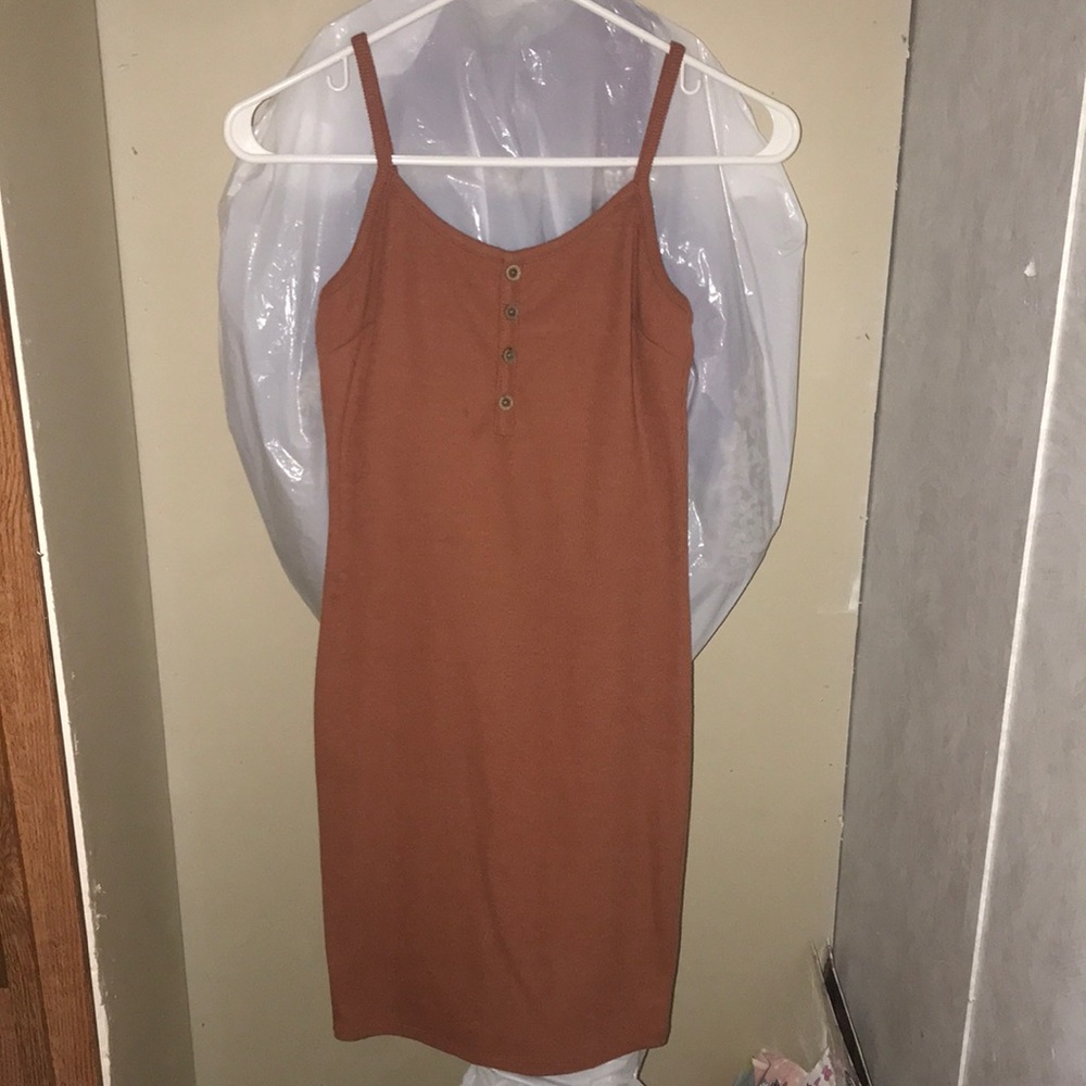 The brand is (Active USA), Color is (orange) the Size is (M)